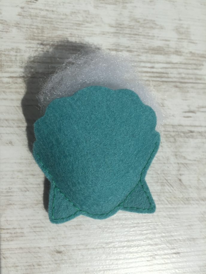 DIY Muschelbrosche füllen
