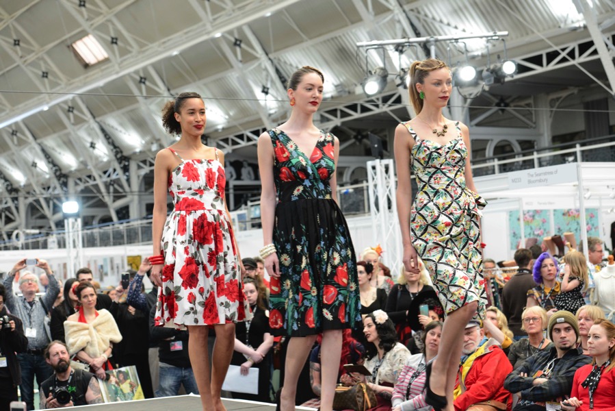 Vintage Modenshow auf der London Edge