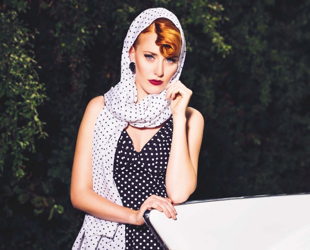 Schicker 50s Style mit Polkadots